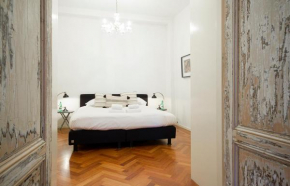 The Canal View Apartment